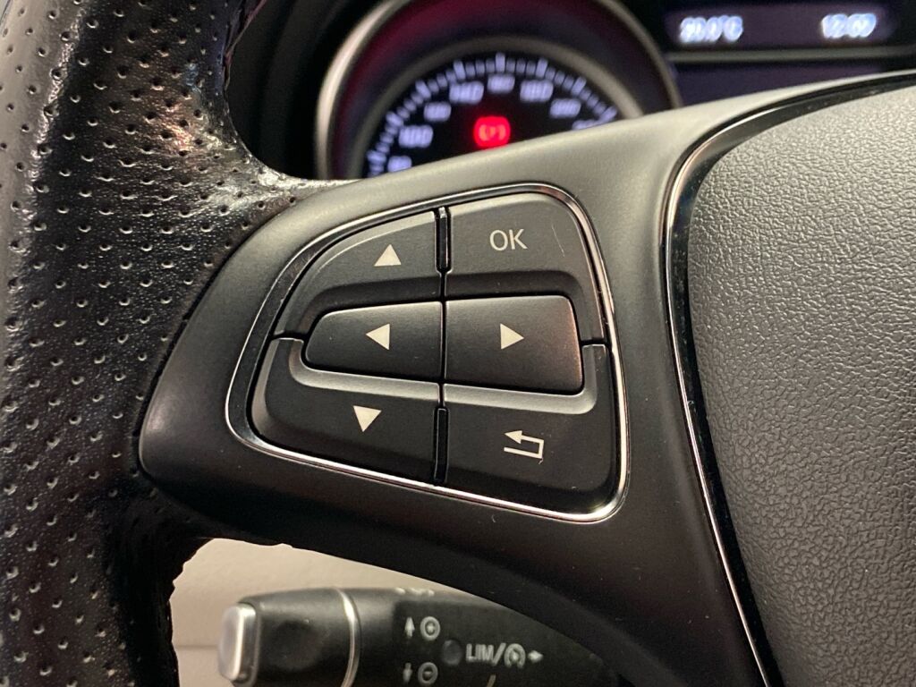 Mercedes-Benz CLA 2019 Musta