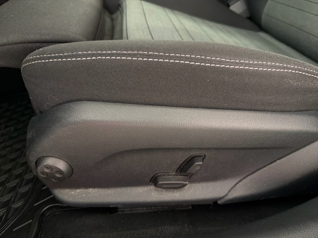 Mercedes-Benz C 2019 Harmaa