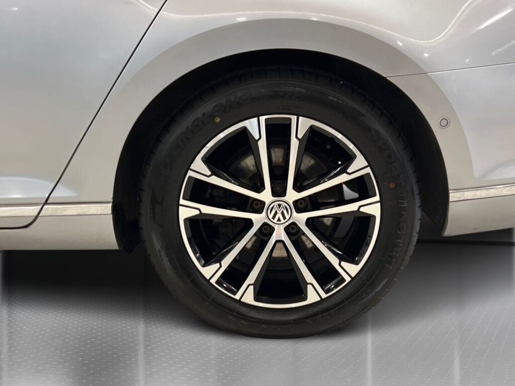 Volkswagen Passat 2018 Sininen