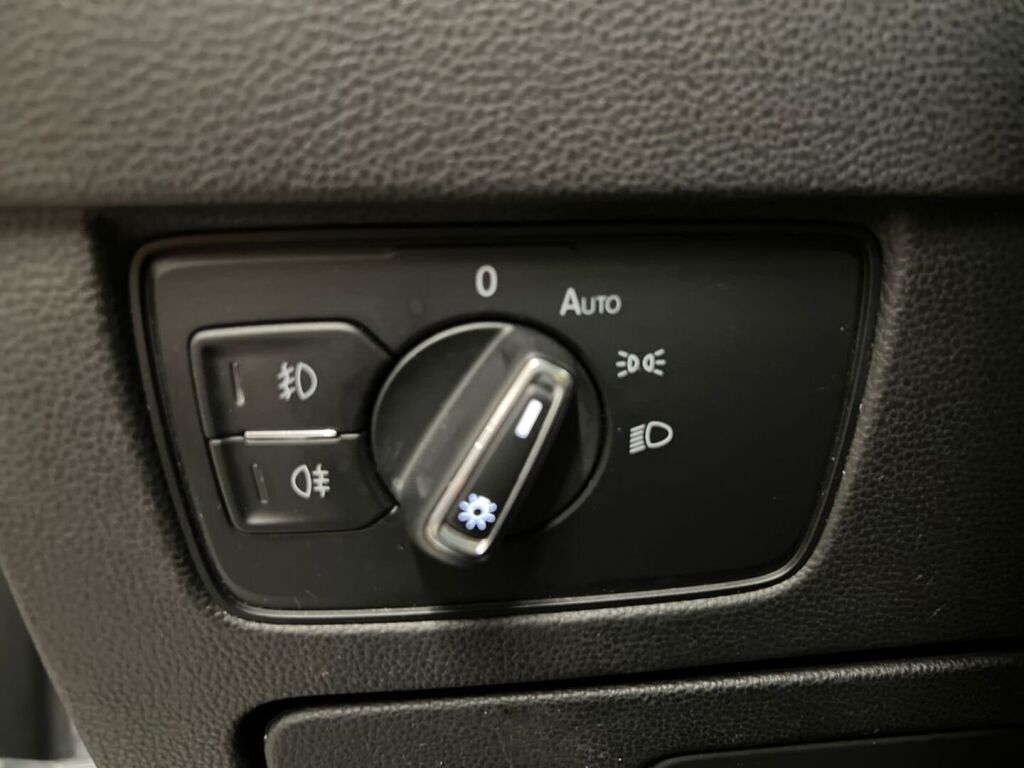 Volkswagen Passat 2018 Sininen