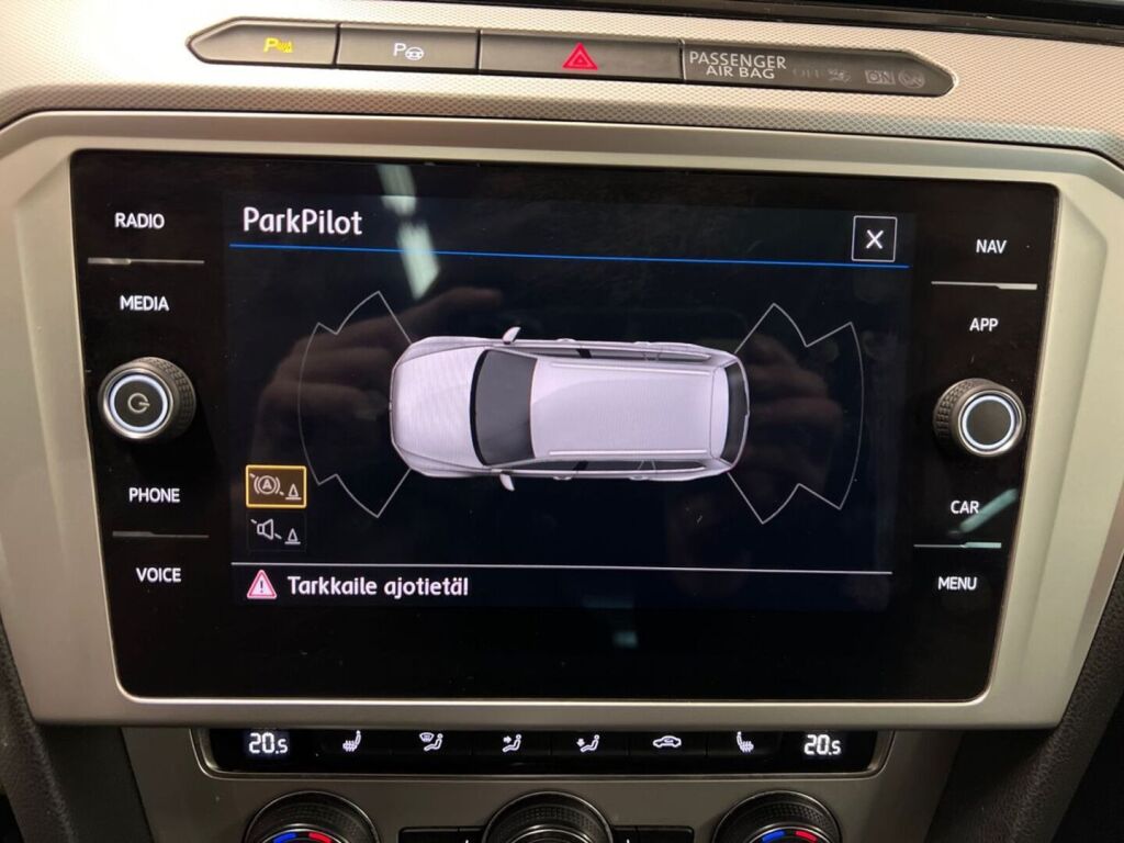 Volkswagen Passat 2018 Sininen