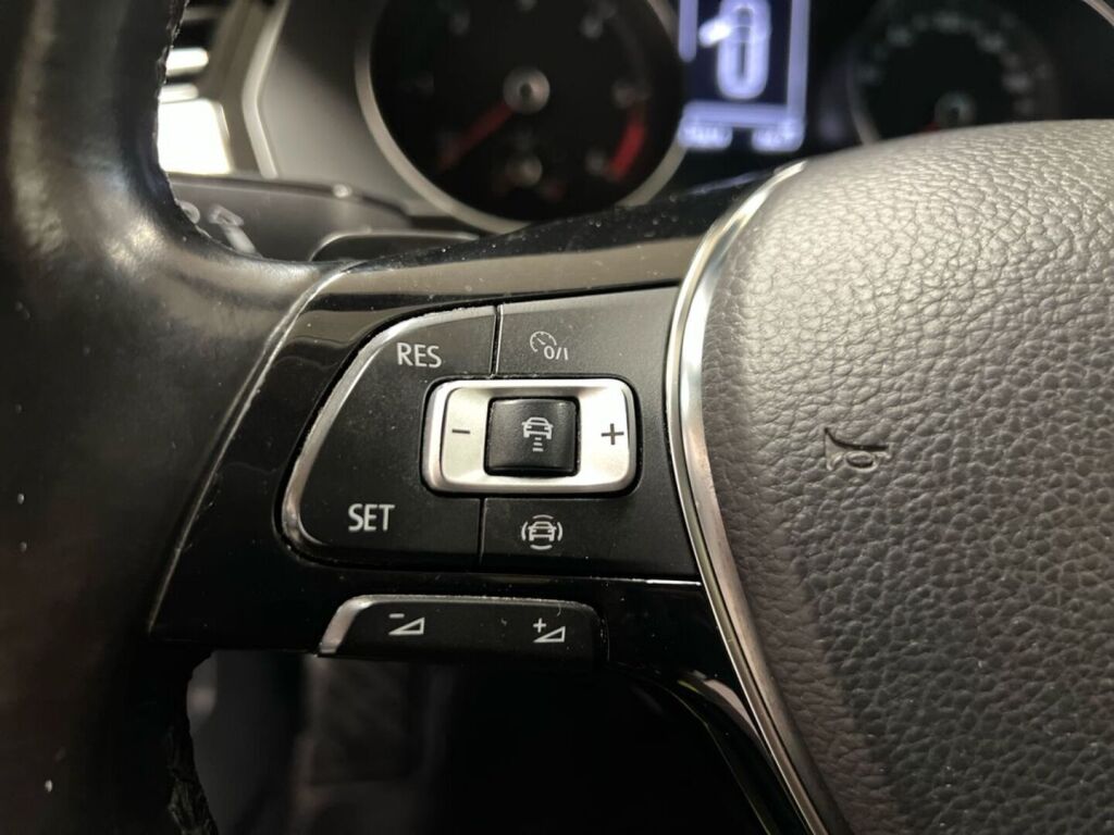 Volkswagen Passat 2018 Sininen