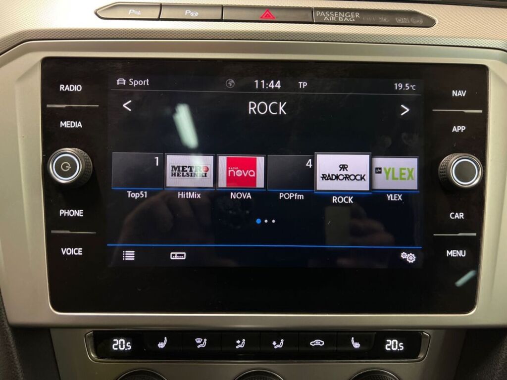 Volkswagen Passat 2018 Sininen