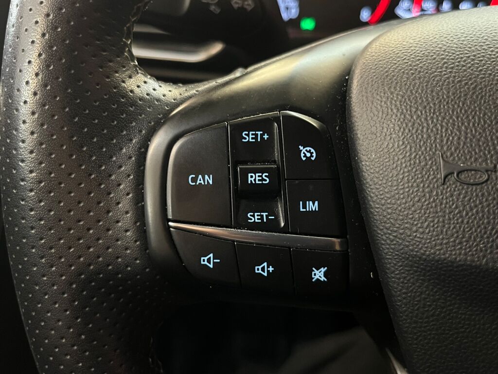 Ford Fiesta 2018 Punainen