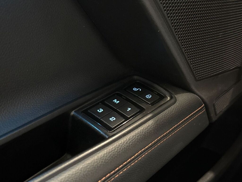 Jaguar XE 2015 Valkoinen