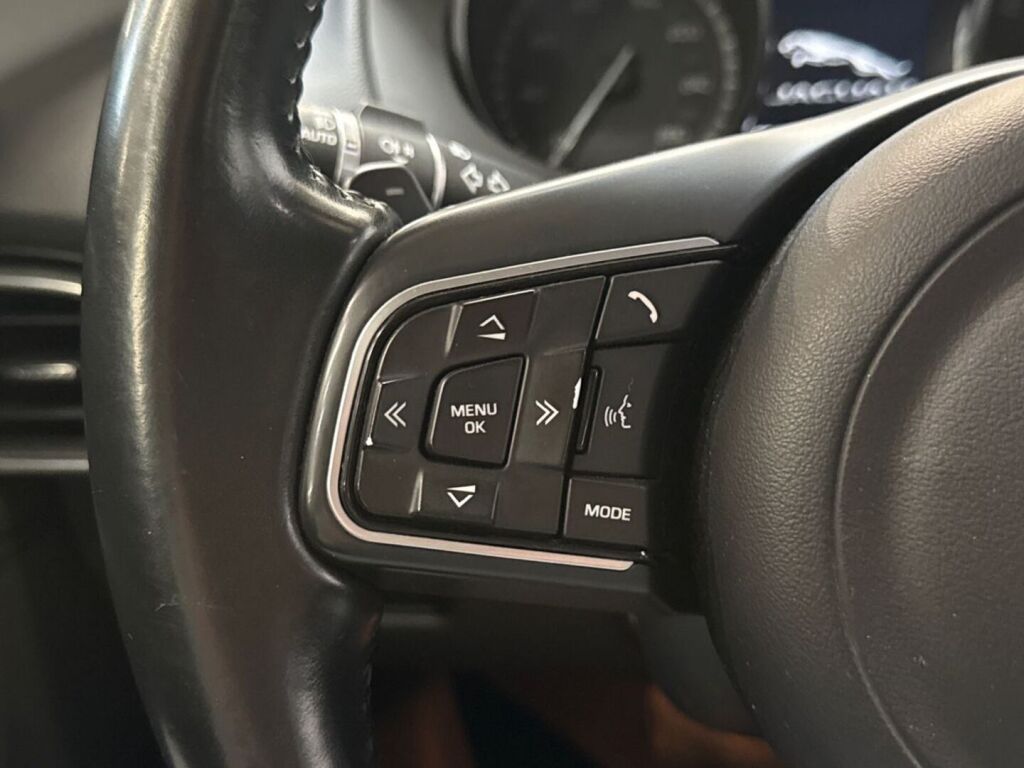 Jaguar XE 2015 Valkoinen