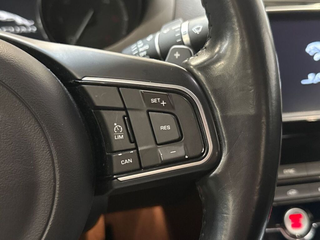 Jaguar XE 2015 Valkoinen