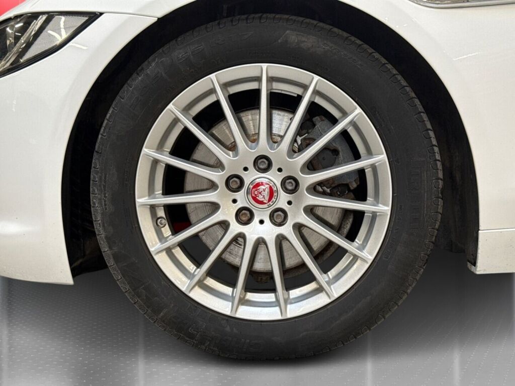Jaguar XE 2015 Valkoinen