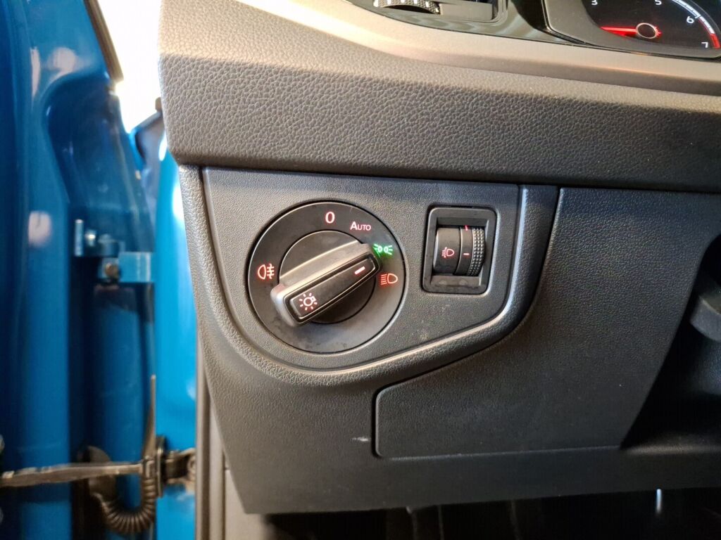 Volkswagen Polo 2018 Sininen