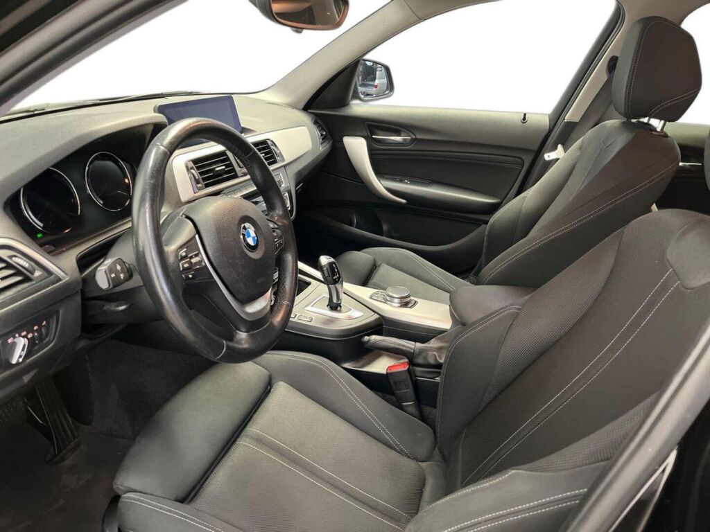 BMW 120 2018 Musta