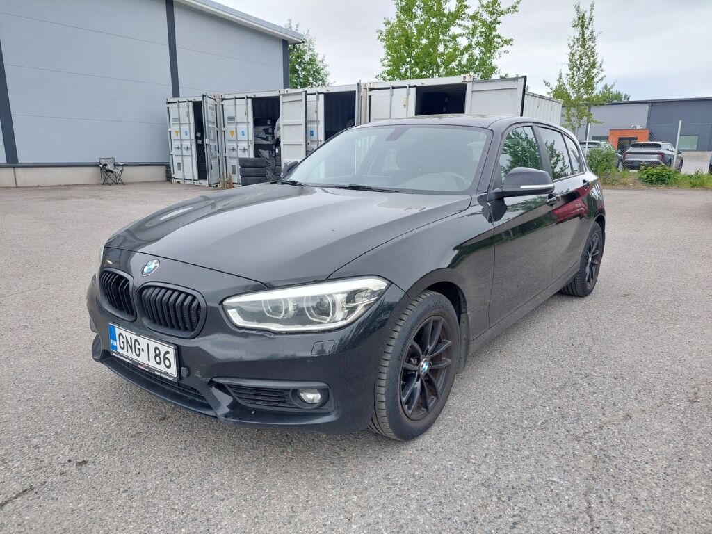 BMW 120 2018 Musta