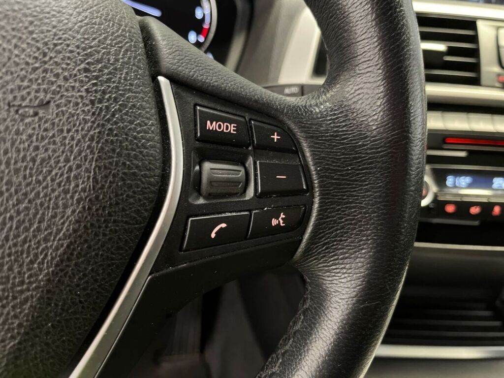 BMW 120 2018 Musta