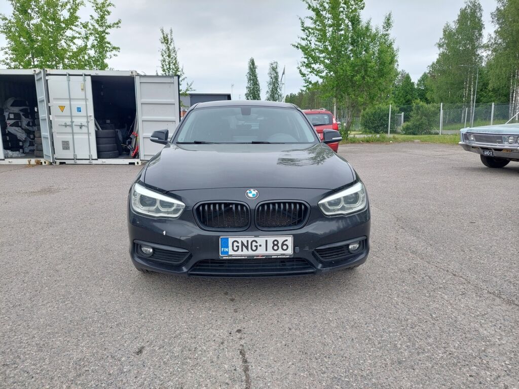 BMW 120 2018 Musta