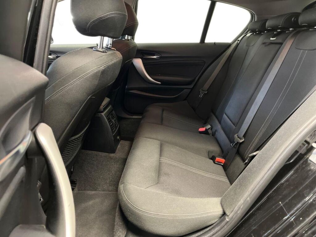 BMW 120 2018 Musta