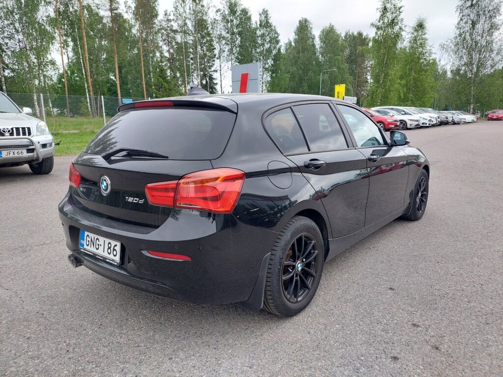 BMW 120 2018 Musta
