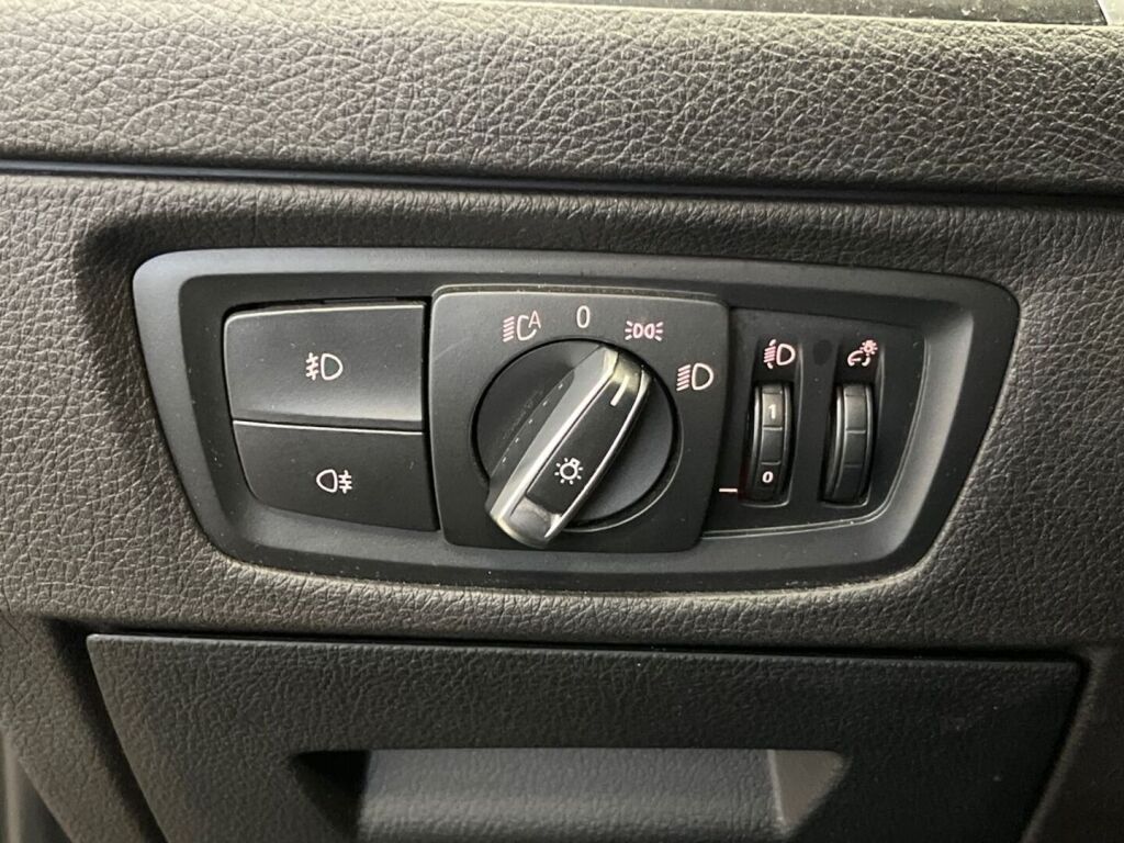 BMW 120 2018 Musta