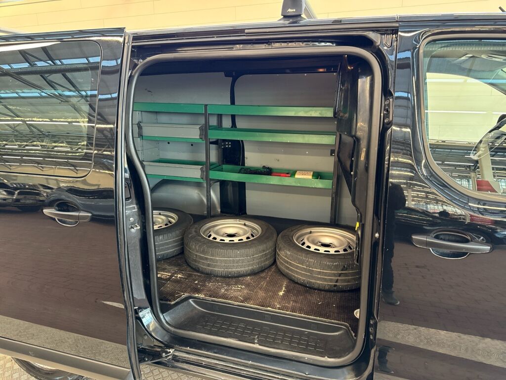 Citroen Jumpy 2018 Musta