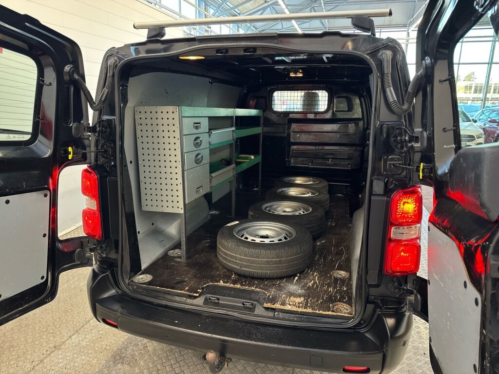 Citroen Jumpy 2018 Musta