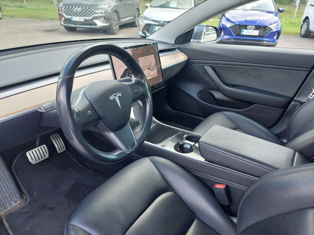 Tesla Model 3 2019 Harmaa