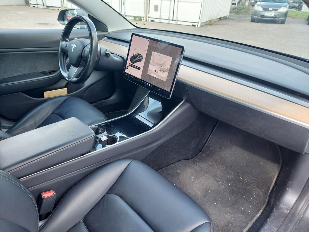 Tesla Model 3 2019 Harmaa