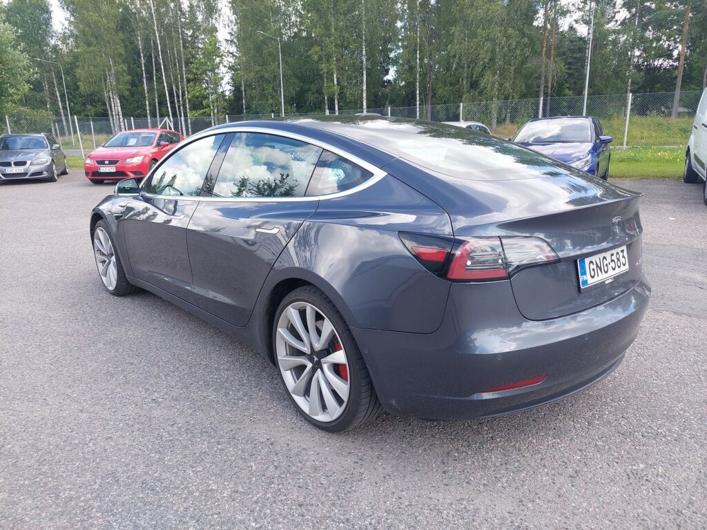 Tesla Model 3 2019 Harmaa