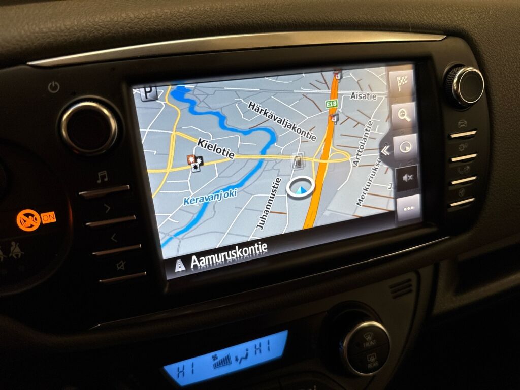 Toyota Yaris 2018 Musta