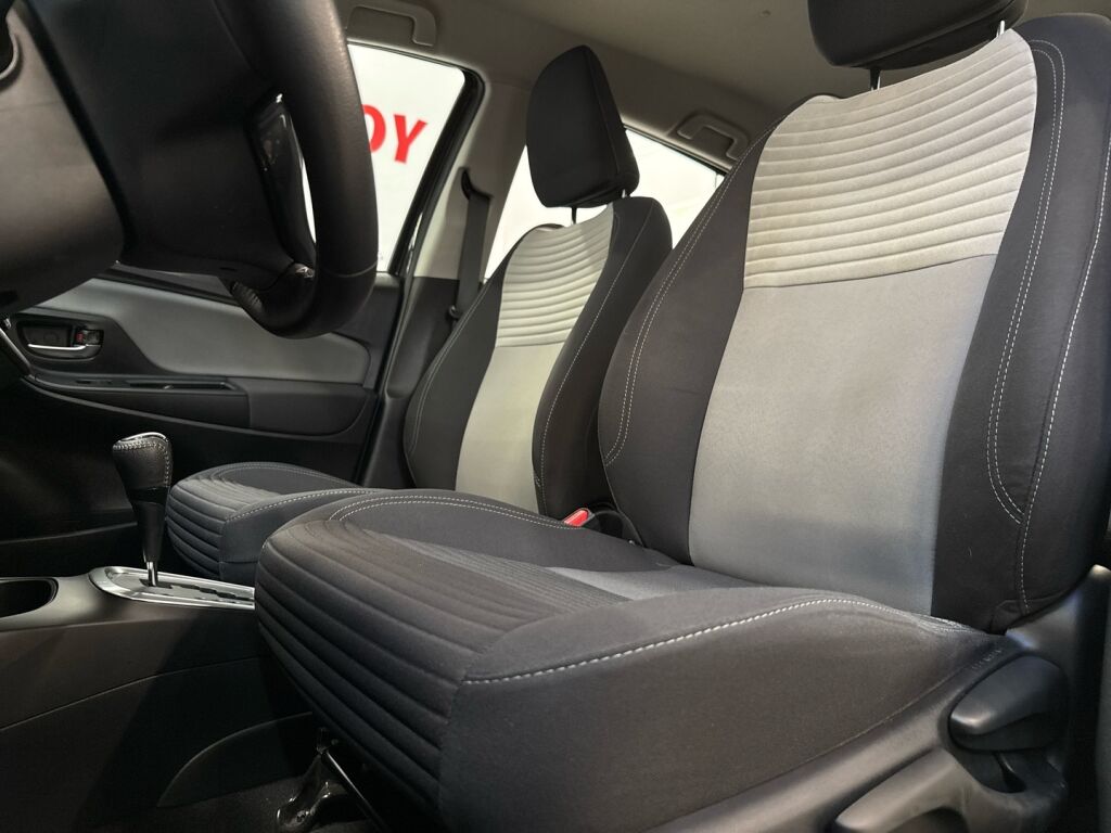 Toyota Yaris 2018 Musta