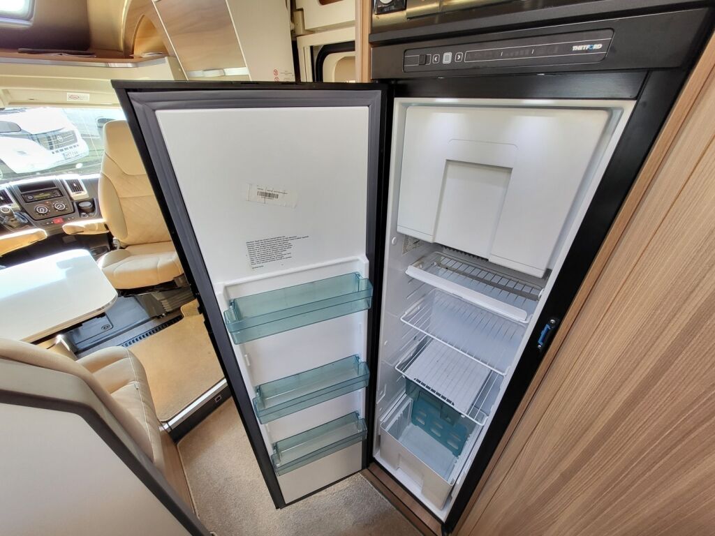 Adria Matrix Axess 670 SC 2019 Valkoinen