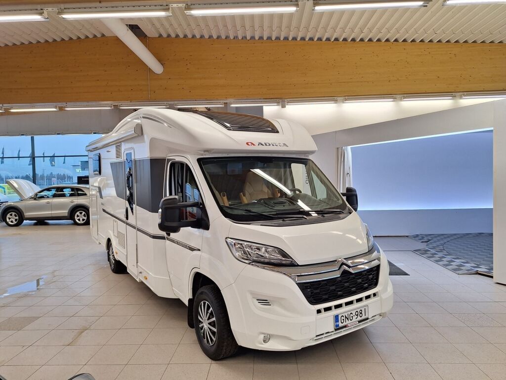 Adria Matrix Axess 670 SC 2019 Valkoinen