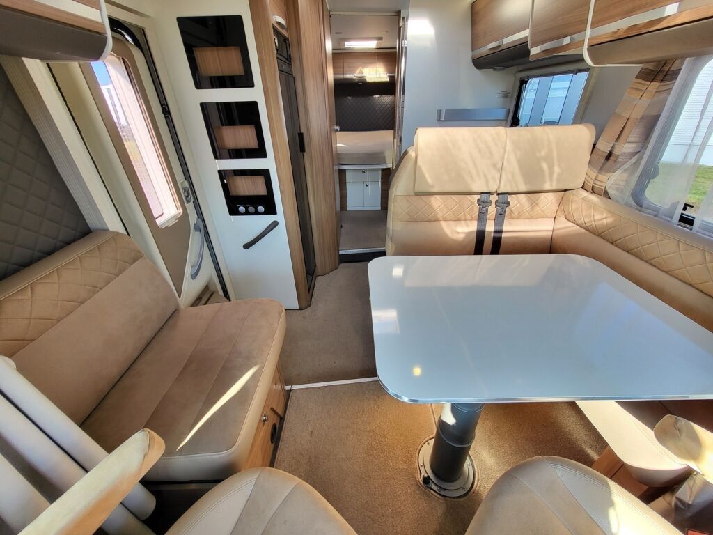 Adria Matrix Axess 670 SC 2019 Valkoinen