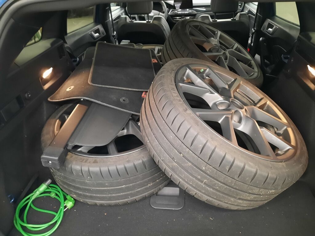 Ford Focus 2019 Sininen