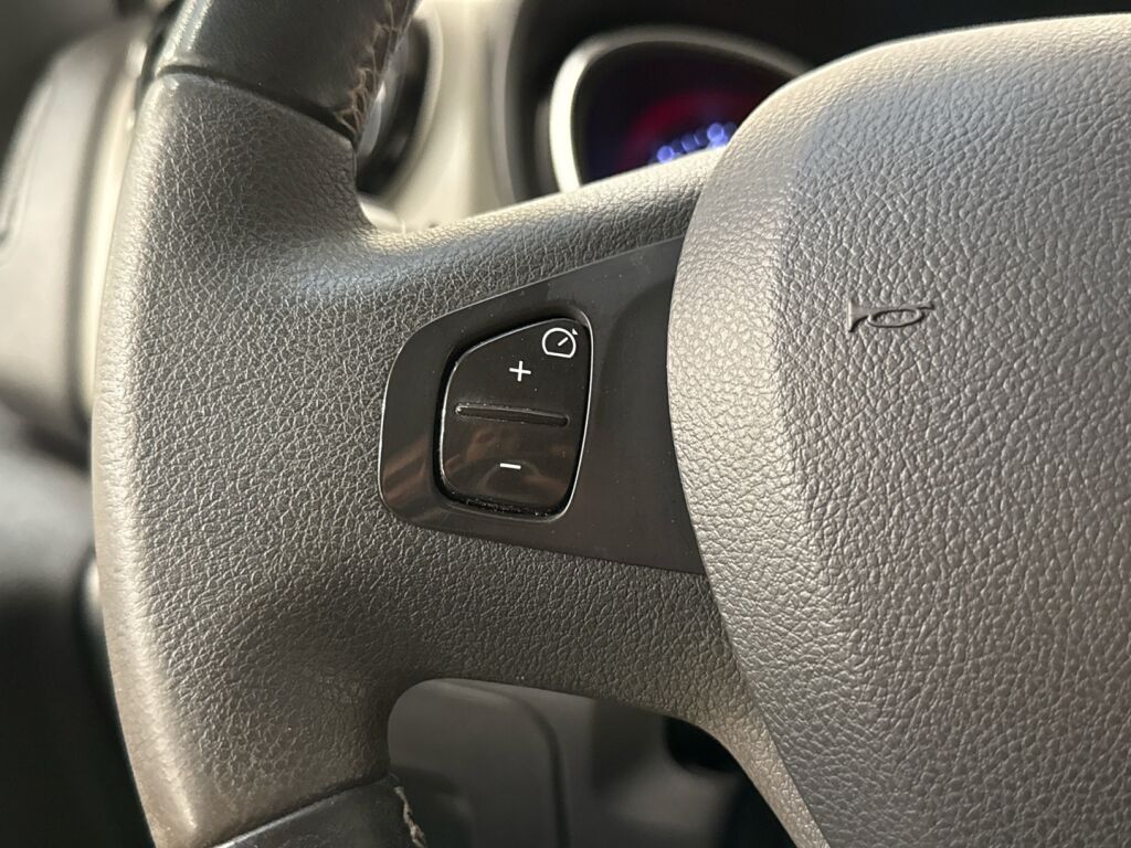 Nissan NV300 2019 Sininen