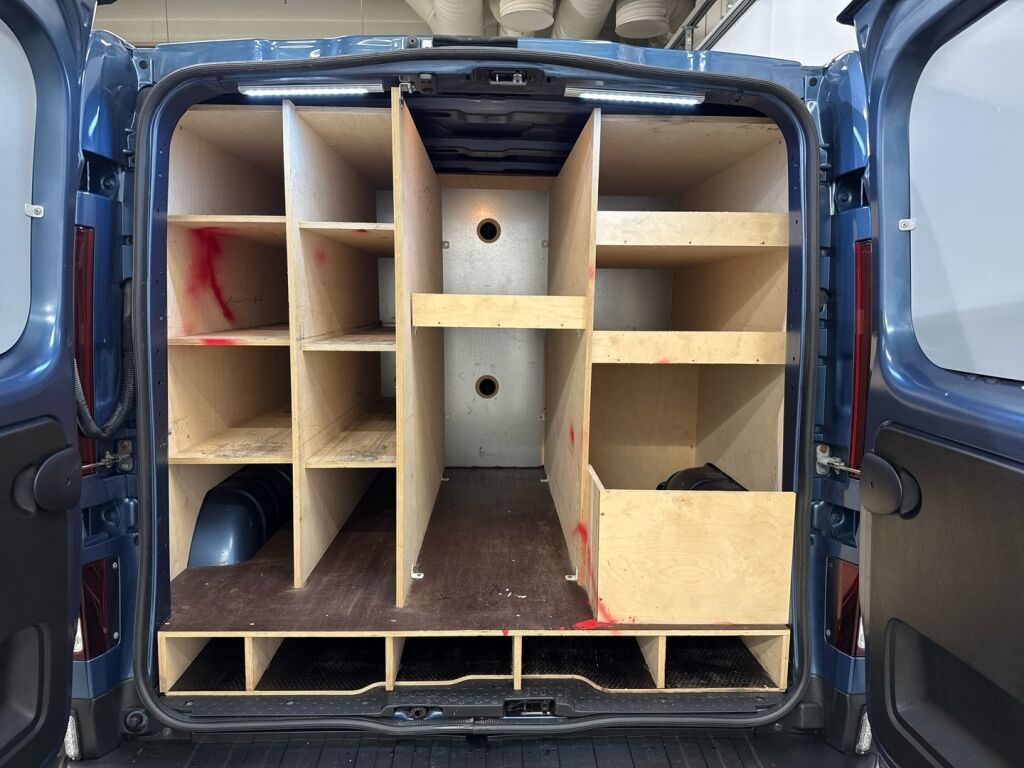 Nissan NV300 2019 Sininen