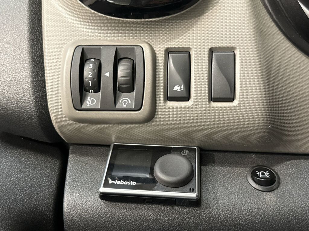 Nissan NV300 2019 Sininen