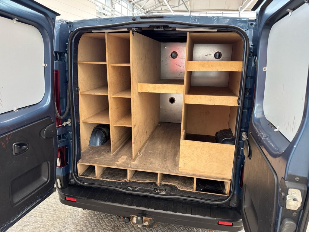 Nissan NV300 2019 Sininen