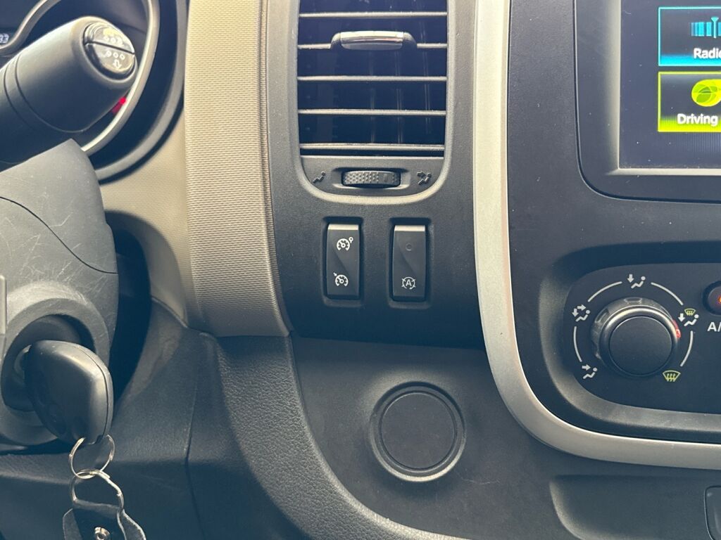 Nissan NV300 2019 Sininen