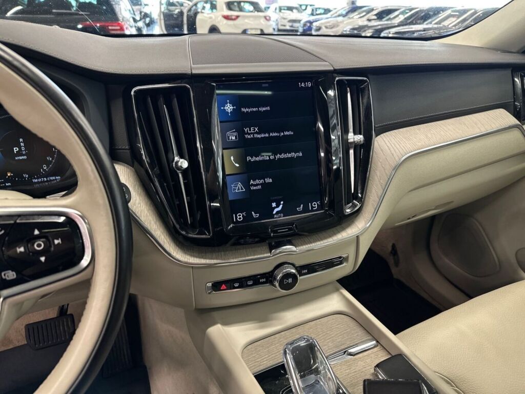 Volvo XC60 2019 Musta