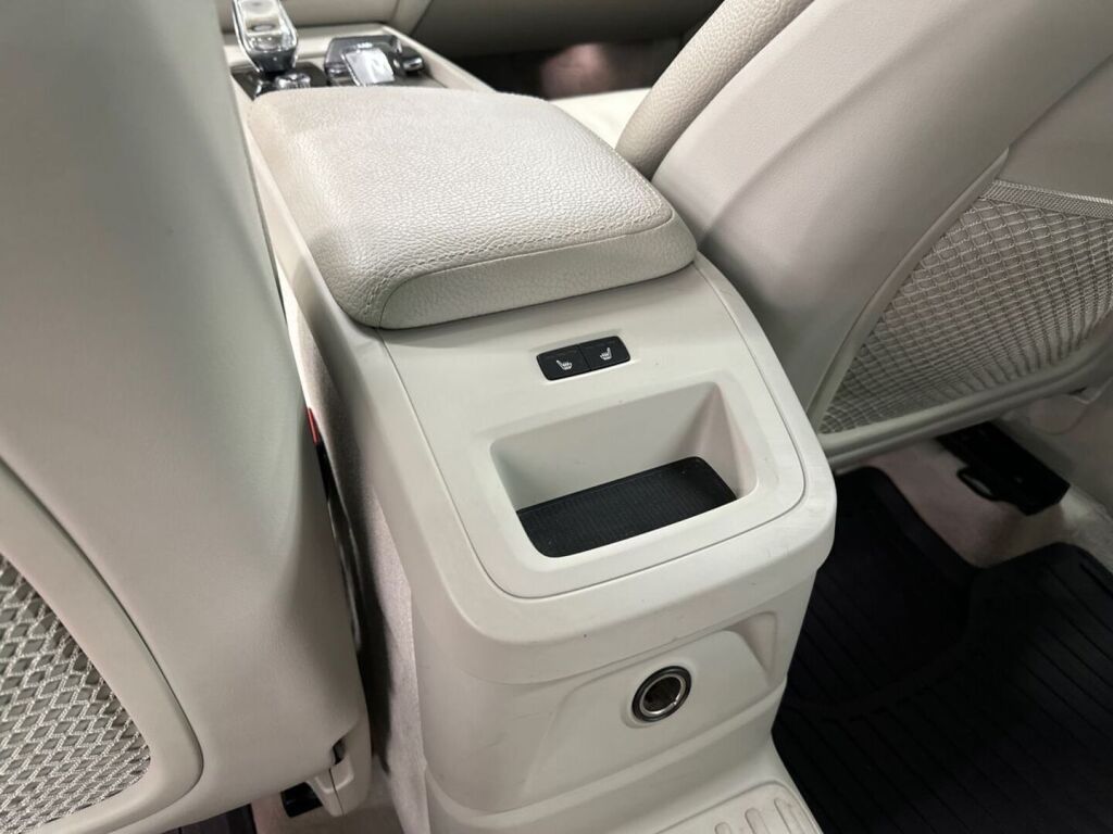 Volvo XC60 2019 Musta