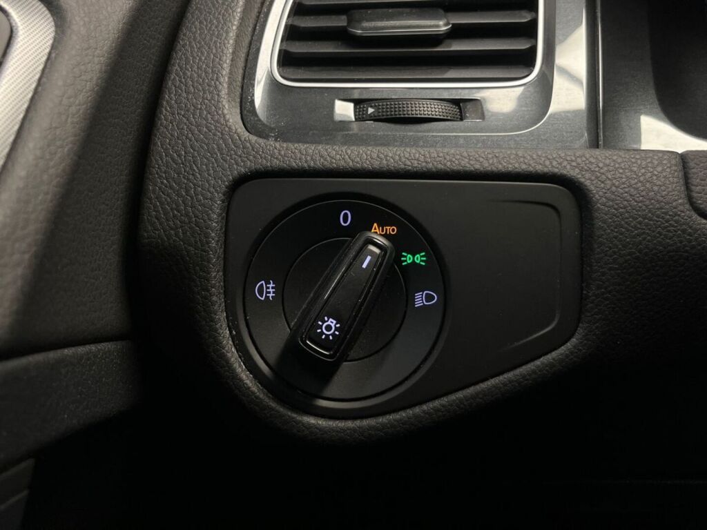 Volkswagen Golf 2019 Harmaa