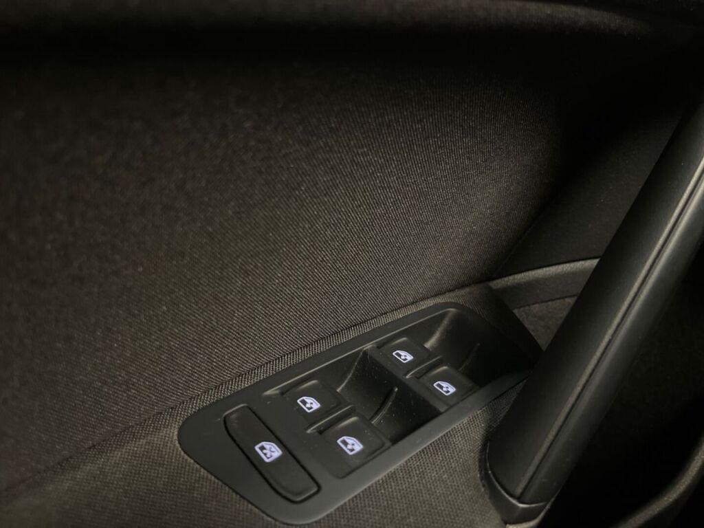 Volkswagen Golf 2019 Harmaa
