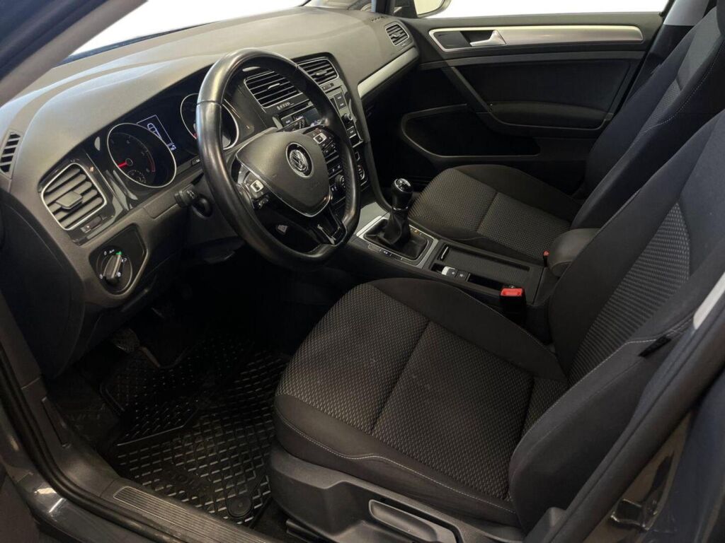 Volkswagen Golf 2019 Harmaa