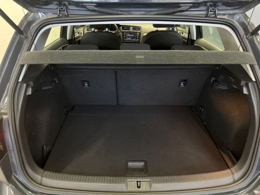 Volkswagen Golf 2019 Harmaa