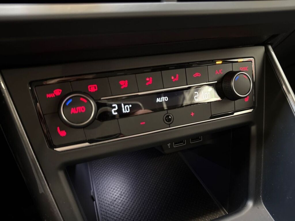 Volkswagen Polo 2019 Musta