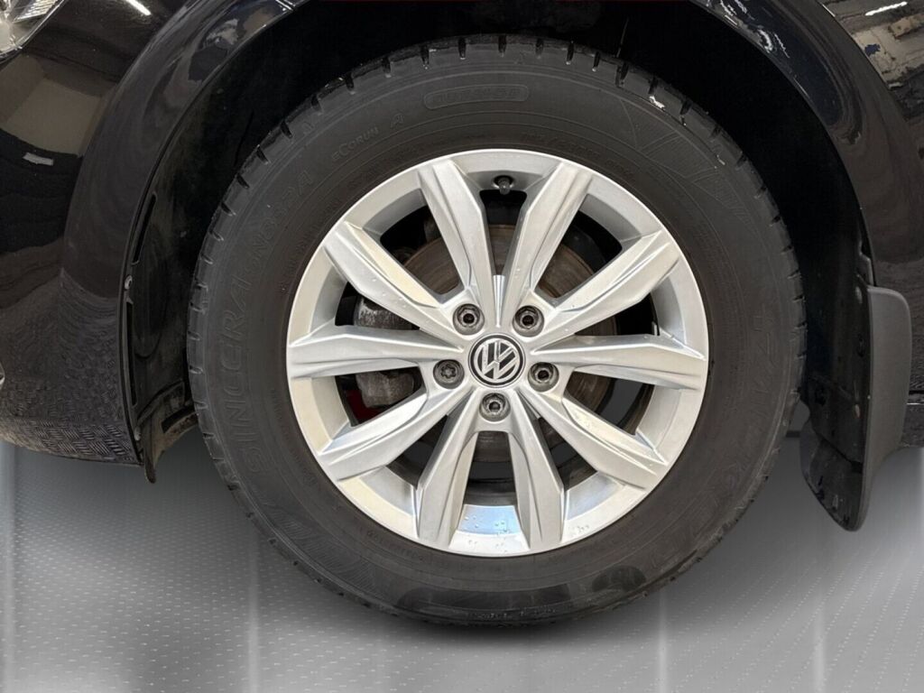 Volkswagen Polo 2019 Musta
