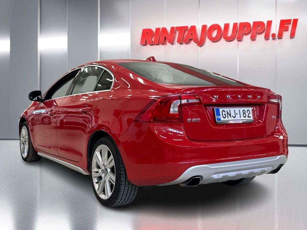 Volvo S60 2011 Punainen