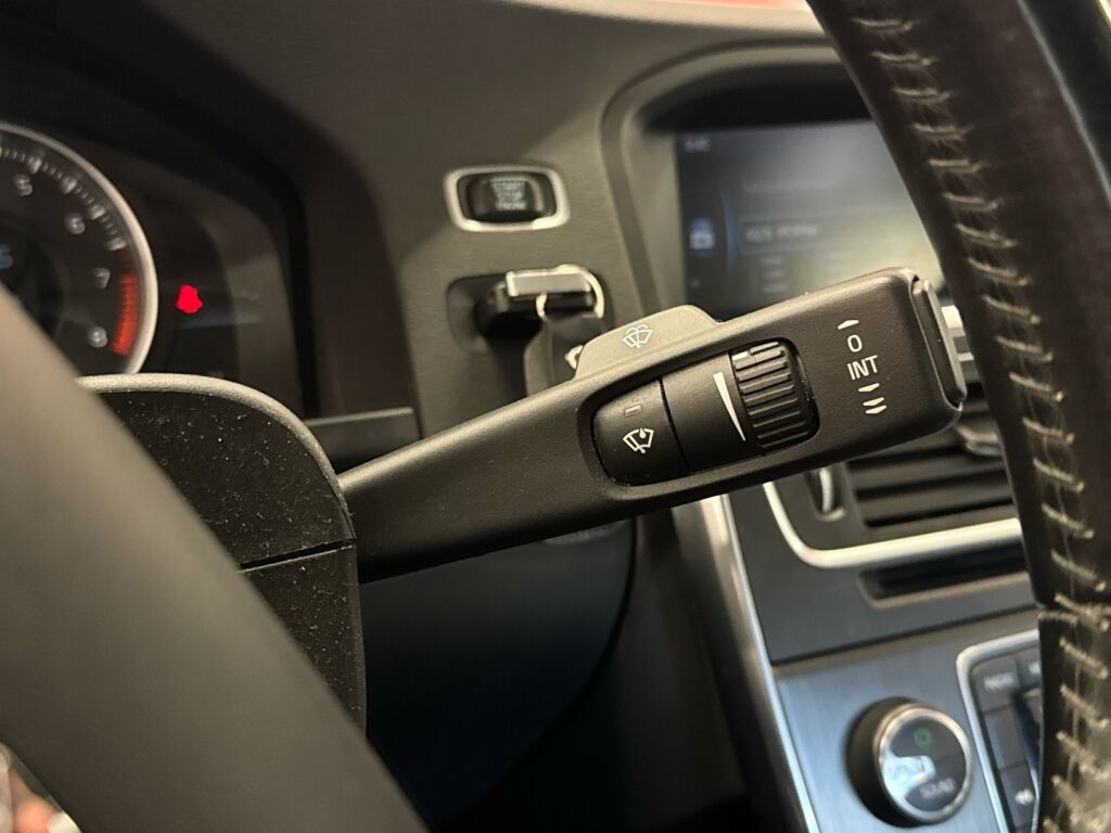 Volvo S60 2011 Punainen