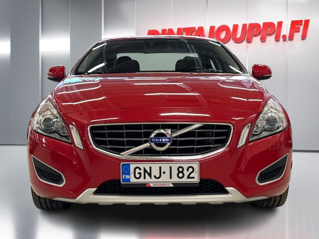 Volvo S60 2011 Punainen