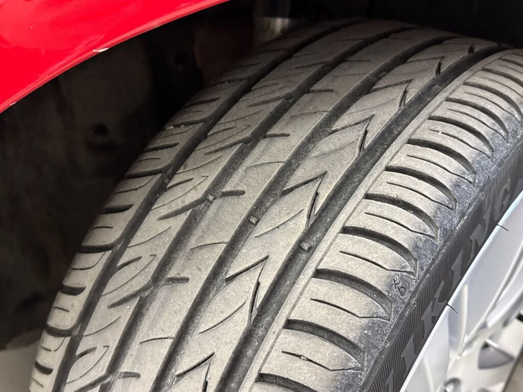 Volvo S60 2011 Punainen