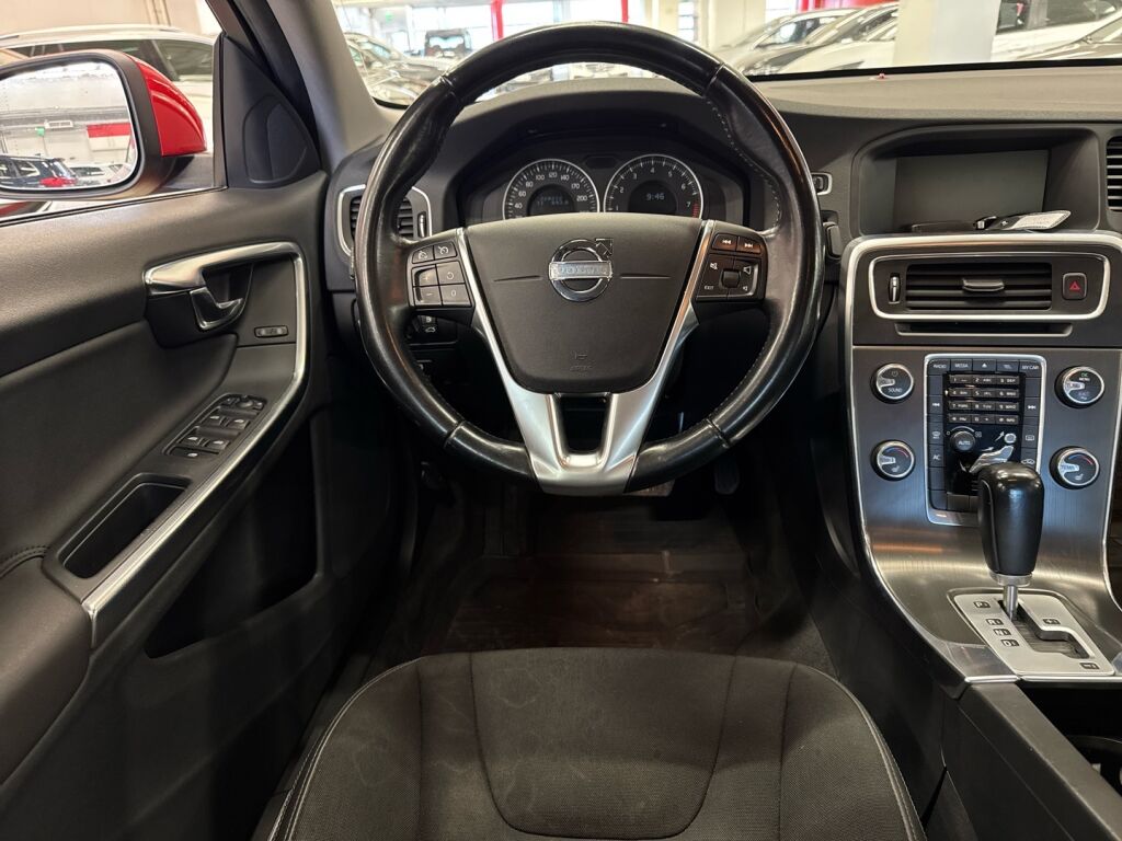 Volvo S60 2011 Punainen