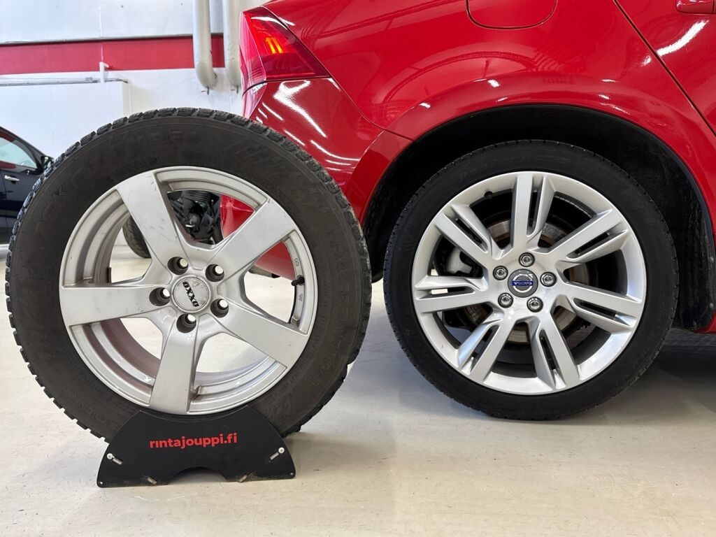 Volvo S60 2011 Punainen